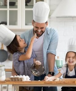 قبعات طباخ ورقية للاطفال والكبار، قبعة مطبخ بيضاء قابلة للتعديل قطعتان، لون ابيض، للمطبخ والخبز والطبخ والمنزل والمدرسة والبيتزا ومستلزمات الحفلات، للبالغين من الجنسين